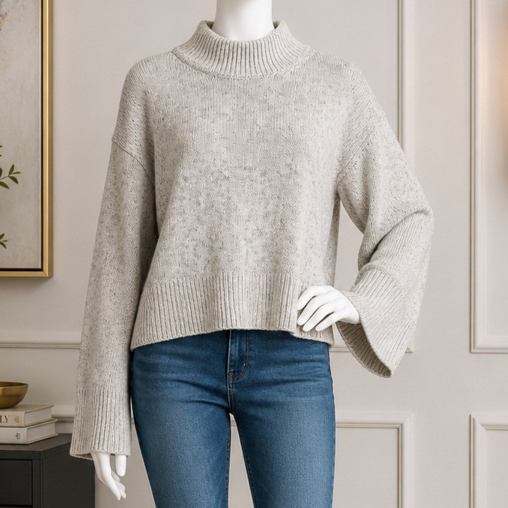 NIA Womens Sweater Gray Mock Neck Wide Bell Sleeve Size M
